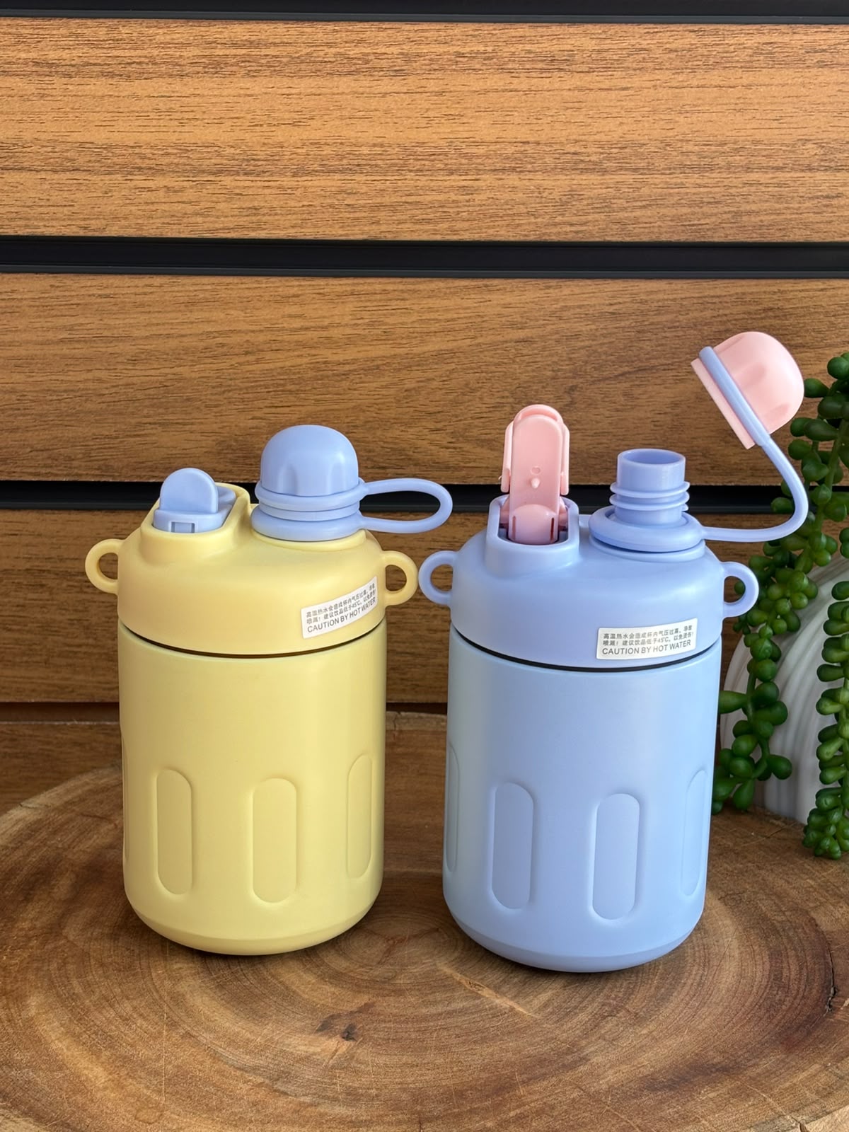 Garrafa térmica infantil modelos variados